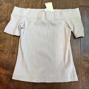 ARITZIA OFF THE SHOULDER TOP-NEW!